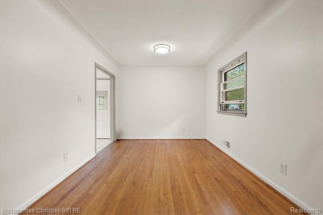 Builiding view eight for 6030 Lahser, Bloomfield Hills, MI. 48301