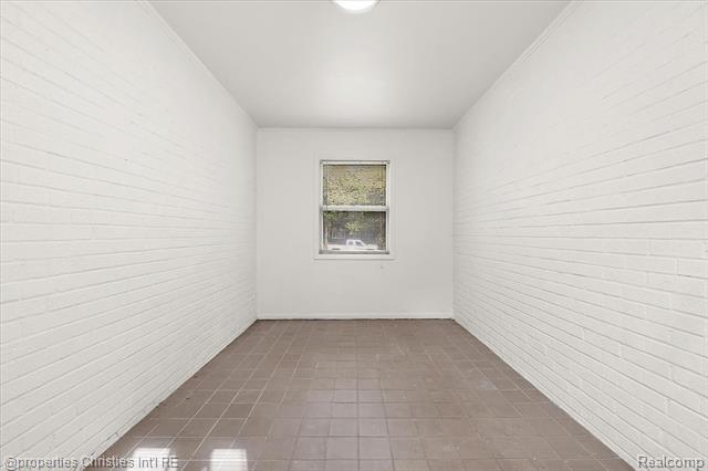 Builiding view twenty eight for 6030 Lahser, Bloomfield Hills, MI. 48301