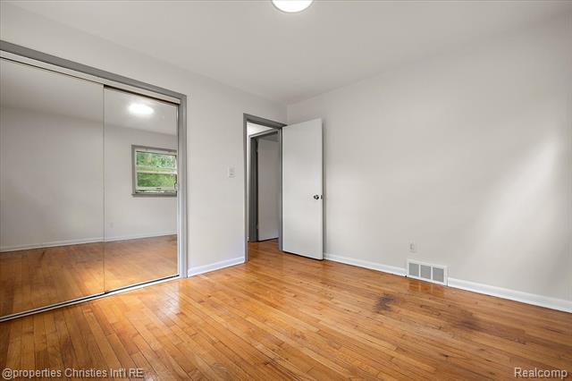 Builiding view twenty two for 6030 Lahser, Bloomfield Hills, MI. 48301