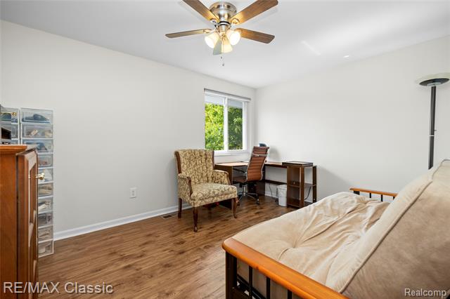 Builiding view fifty one for 5651 Warrenshire, West Bloomfield, MI. 48322