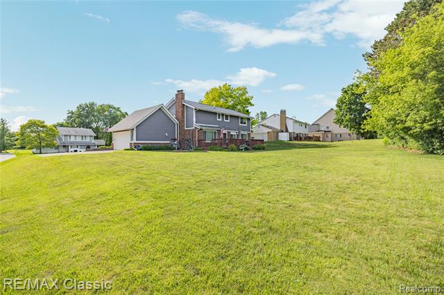 Builiding view fourteen for 5651 Warrenshire, West Bloomfield, MI. 48322
