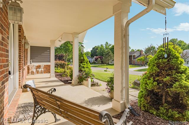 Builiding view nine for 5651 Warrenshire, West Bloomfield, MI. 48322
