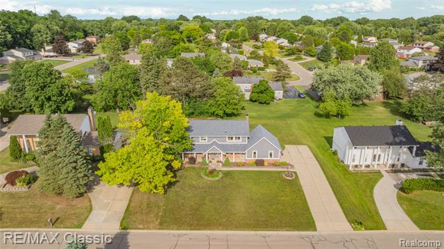 Builiding view one for 5651 Warrenshire, West Bloomfield, MI. 48322