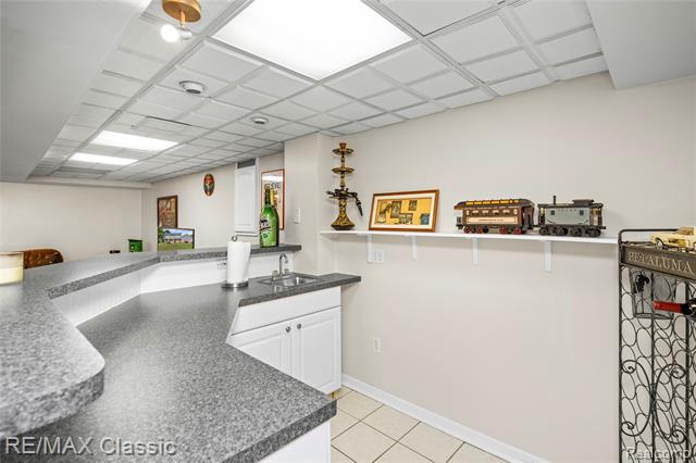 Builiding view sixty five for 5651 Warrenshire, West Bloomfield, MI. 48322