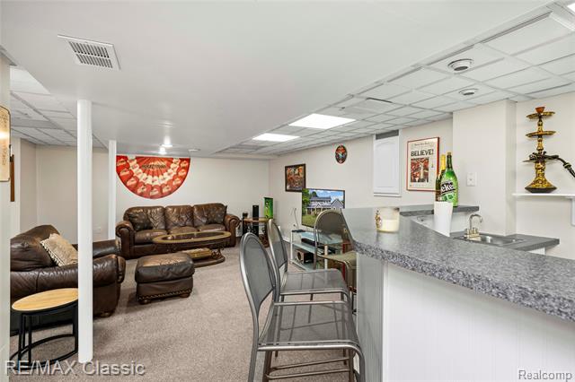 Builiding view sixty three for 5651 Warrenshire, West Bloomfield, MI. 48322