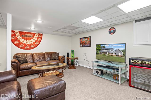 Builiding view sixty two for 5651 Warrenshire, West Bloomfield, MI. 48322