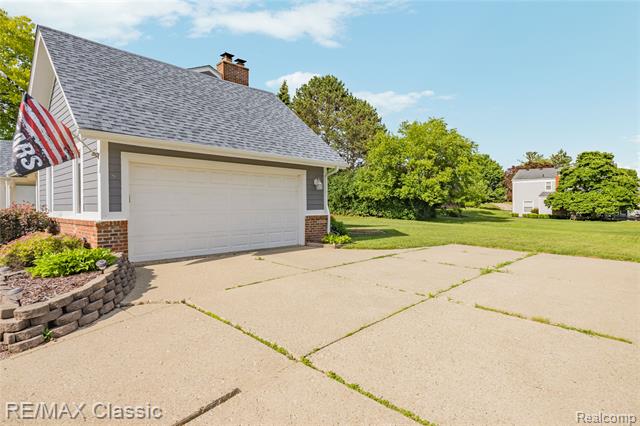 Builiding view twelve for 5651 Warrenshire, West Bloomfield, MI. 48322