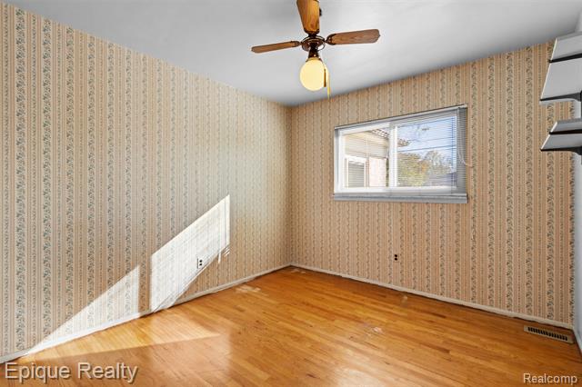 Builiding view fifteen for 2846 Teasdale, Troy, MI. 48083