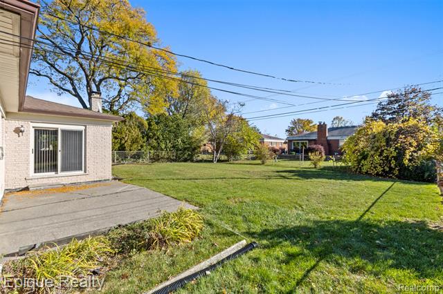 Builiding view two for 2846 Teasdale, Troy, MI. 48083