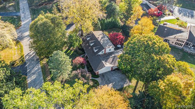 Builiding view fifty four for 4597 Broughton, Bloomfield Hills, MI. 48301