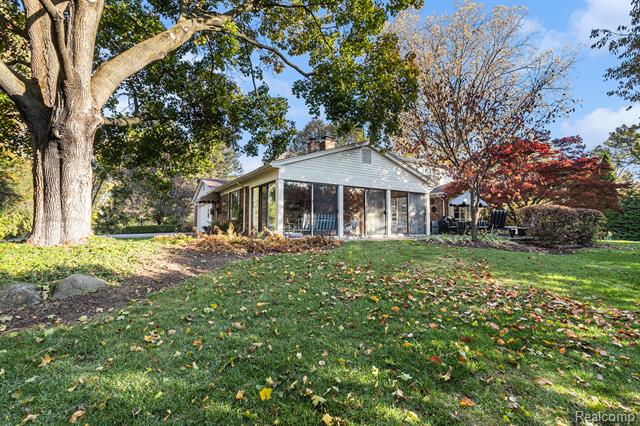 Builiding view fifty one for 4597 Broughton, Bloomfield Hills, MI. 48301