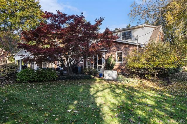Builiding view fifty two for 4597 Broughton, Bloomfield Hills, MI. 48301