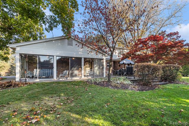 Builiding view fifty for 4597 Broughton, Bloomfield Hills, MI. 48301