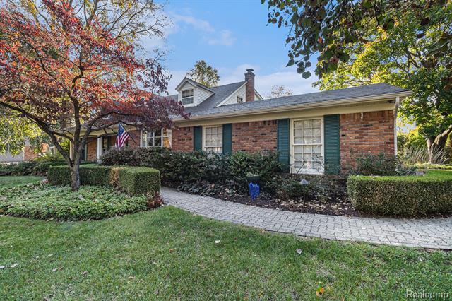 Builiding view five for 4597 Broughton, Bloomfield Hills, MI. 48301