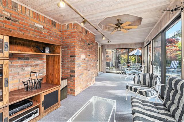 Builiding view forty four for 4597 Broughton, Bloomfield Hills, MI. 48301