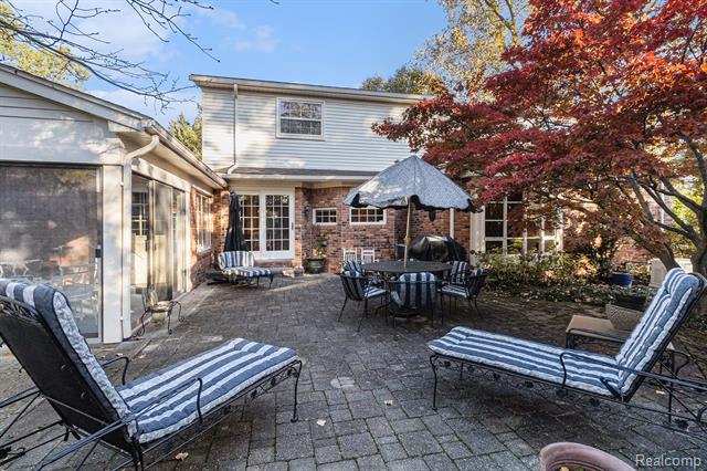 Builiding view forty seven for 4597 Broughton, Bloomfield Hills, MI. 48301