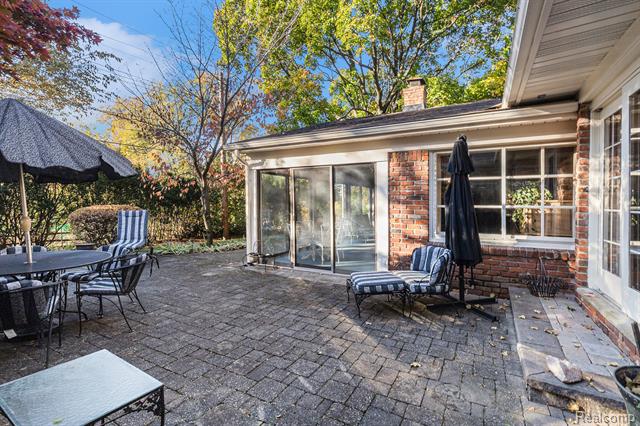 Builiding view forty six for 4597 Broughton, Bloomfield Hills, MI. 48301