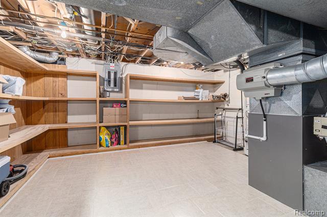 Builiding view forty three for 4597 Broughton, Bloomfield Hills, MI. 48301