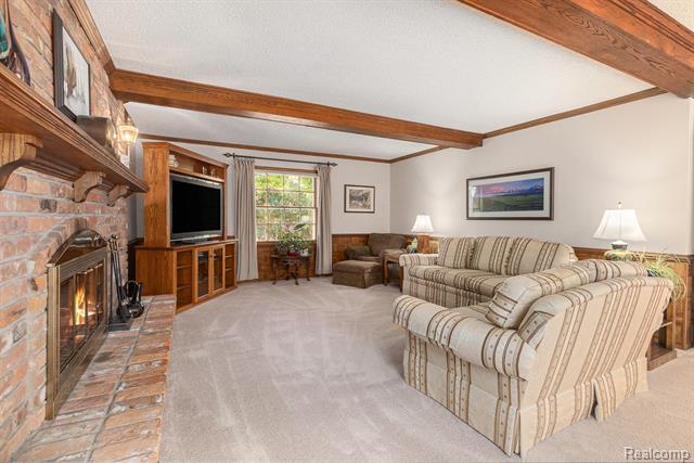 Builiding view nineteen for 4597 Broughton, Bloomfield Hills, MI. 48301