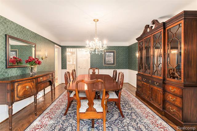 Builiding view ten for 4597 Broughton, Bloomfield Hills, MI. 48301