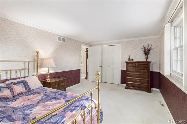 Builiding view thirty five for 4597 Broughton, Bloomfield Hills, MI. 48301