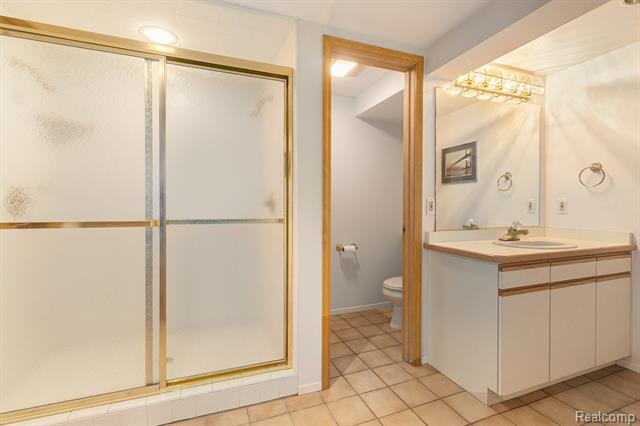 Builiding view thirty nine for 4597 Broughton, Bloomfield Hills, MI. 48301