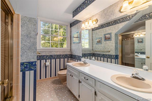 Builiding view thirty six for 4597 Broughton, Bloomfield Hills, MI. 48301