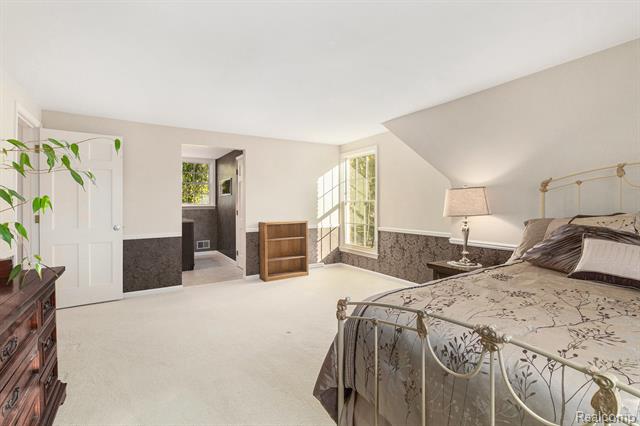 Builiding view thirty for 4597 Broughton, Bloomfield Hills, MI. 48301