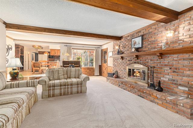 Builiding view twenty for 4597 Broughton, Bloomfield Hills, MI. 48301