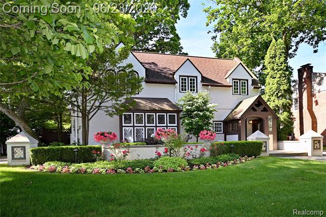 Builiding view fifty one for 680 Wimbleton, Birmingham, MI. 48009