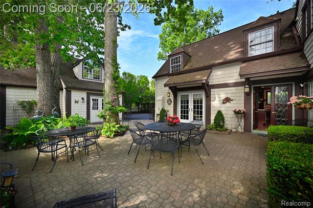 Builiding view forty five for 680 Wimbleton, Birmingham, MI. 48009