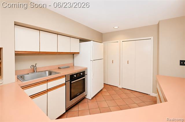 Builiding view forty one for 680 Wimbleton, Birmingham, MI. 48009