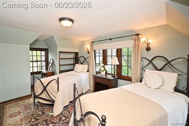 Builiding view thirty five for 680 Wimbleton, Birmingham, MI. 48009