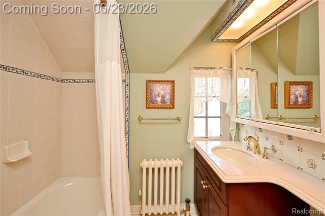Builiding view thirty four for 680 Wimbleton, Birmingham, MI. 48009