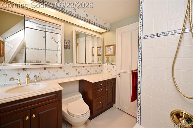 Builiding view thirty three for 680 Wimbleton, Birmingham, MI. 48009