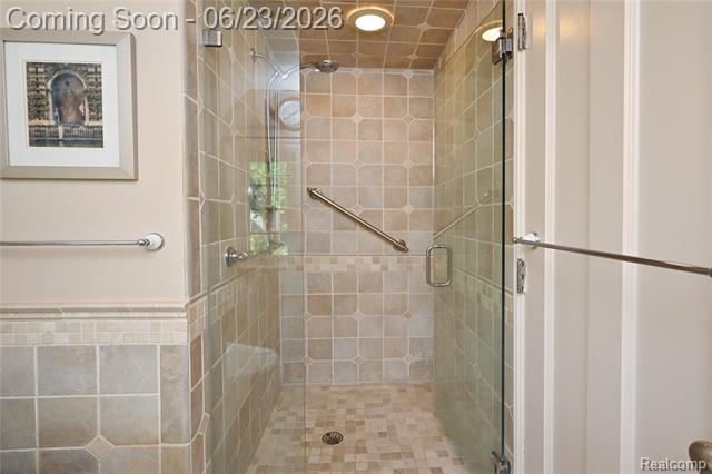 Builiding view twenty nine for 680 Wimbleton, Birmingham, MI. 48009