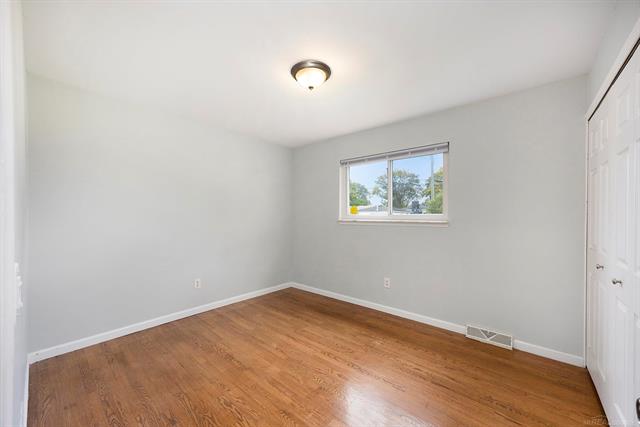 Builiding view fifteen for 2987 Chesterfield, Troy, MI. 48083