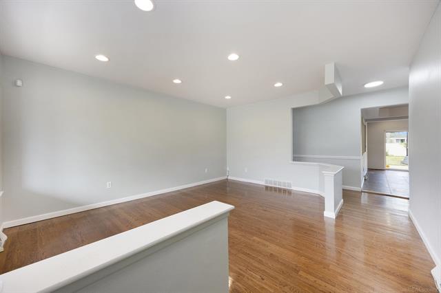 Builiding view four for 2987 Chesterfield, Troy, MI. 48083