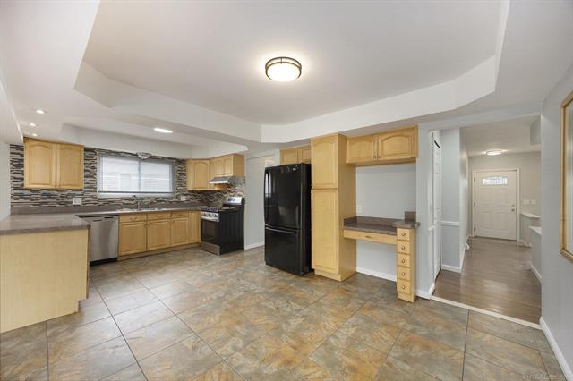 Builiding view ten for 2987 Chesterfield, Troy, MI. 48083