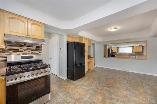 Builiding view thirteen for 2987 Chesterfield, Troy, MI. 48083