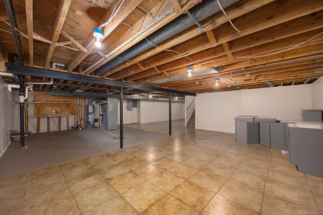 Builiding view twenty two for 2987 Chesterfield, Troy, MI. 48083