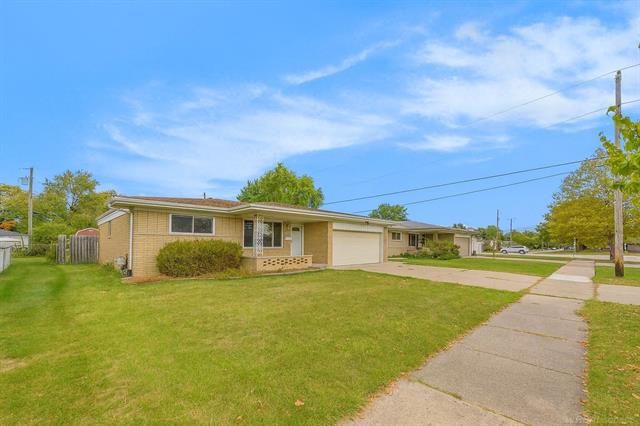 Builiding view two for 2987 Chesterfield, Troy, MI. 48083