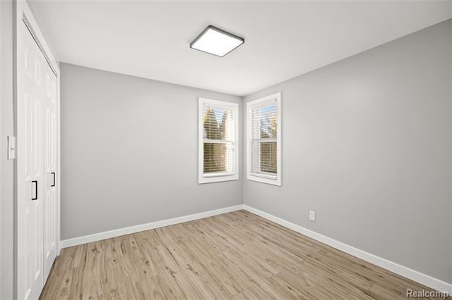 Builiding view eighteen for 65 Algansee, Troy, MI. 48083