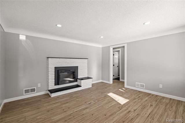 Builiding view eleven for 65 Algansee, Troy, MI. 48083