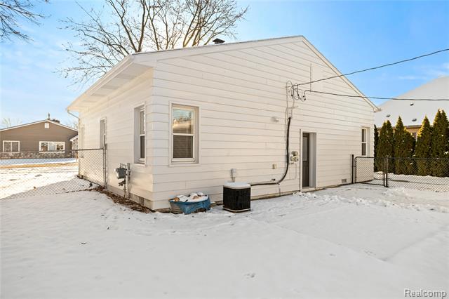 Builiding view five for 65 Algansee, Troy, MI. 48083