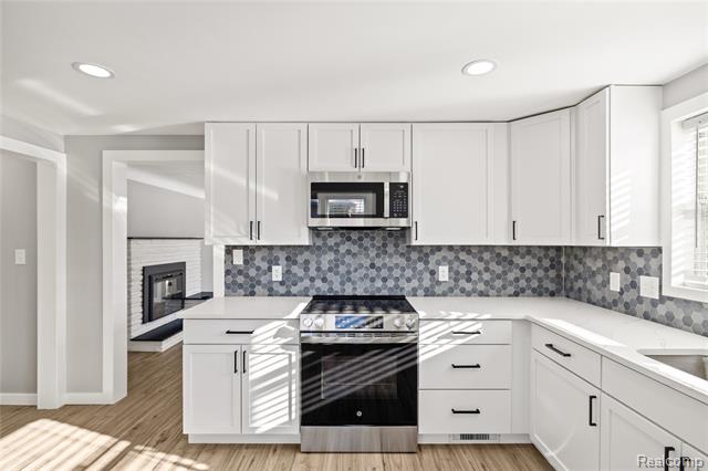 Builiding view fourteen for 65 Algansee, Troy, MI. 48083