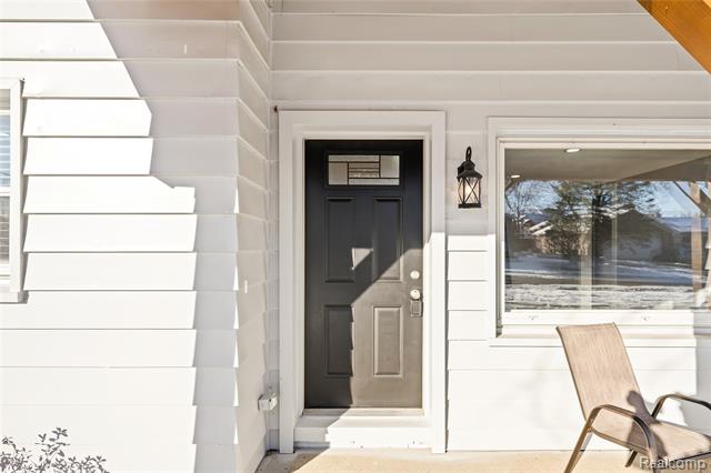 Builiding view seven for 65 Algansee, Troy, MI. 48083