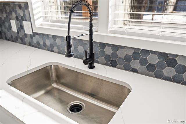 Builiding view thirteen for 65 Algansee, Troy, MI. 48083