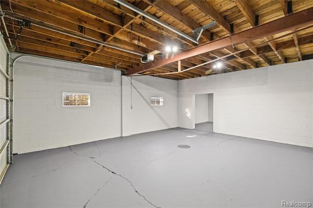 Builiding view thirty four for 65 Algansee, Troy, MI. 48083