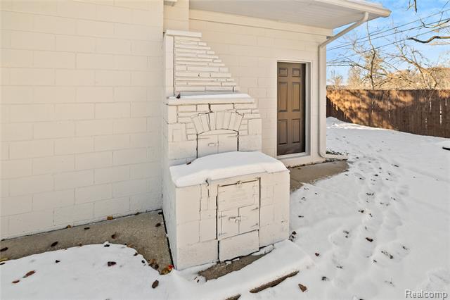 Builiding view thirty nine for 65 Algansee, Troy, MI. 48083